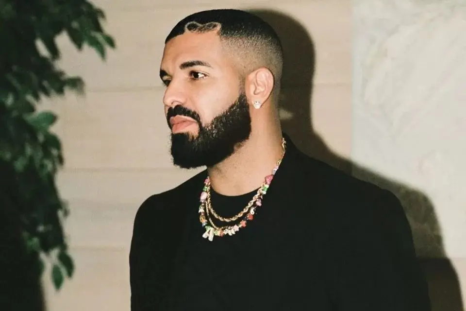 Drake anuncia pausa na carreira por problema de saúde: saiba mais