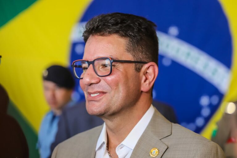 Gladson diz que folha de pagamento ‘está segura’ e anuncia pelo menos quatro festas de fim de ano