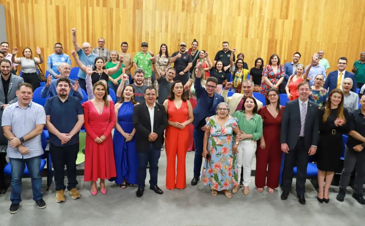 Gonzaga comemora investimentos na cultura e parabeniza Gladson e Minoru: “Quem ganha é o povo”
