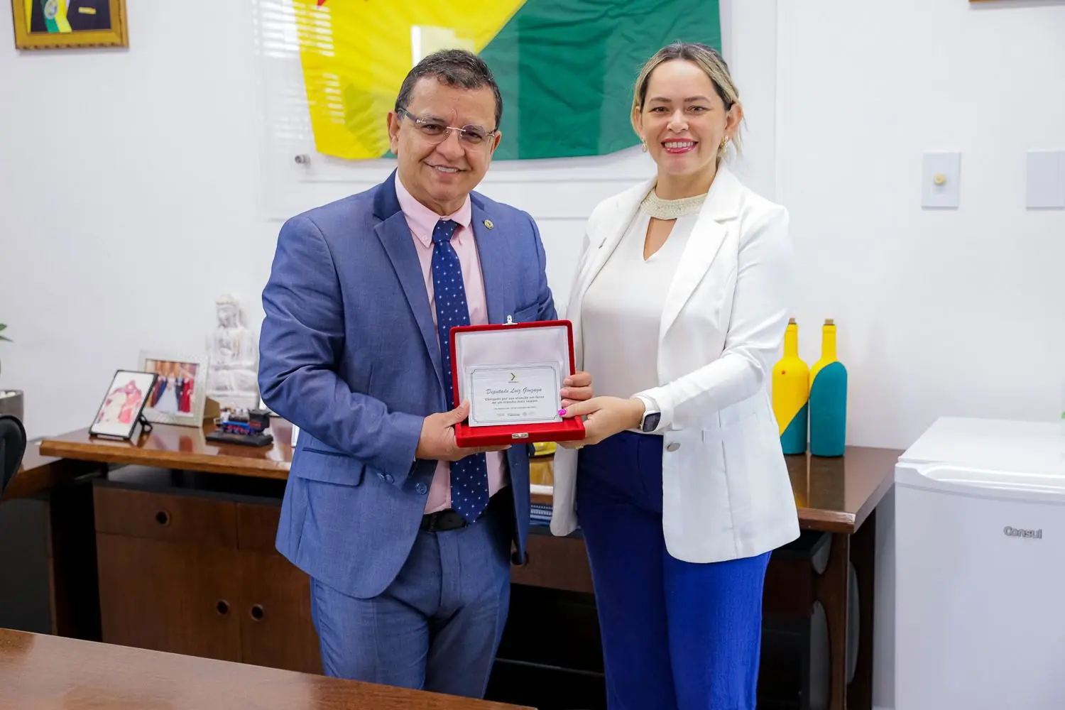 Detran agradece apoio da Aleac e entrega homenagem ao presidente