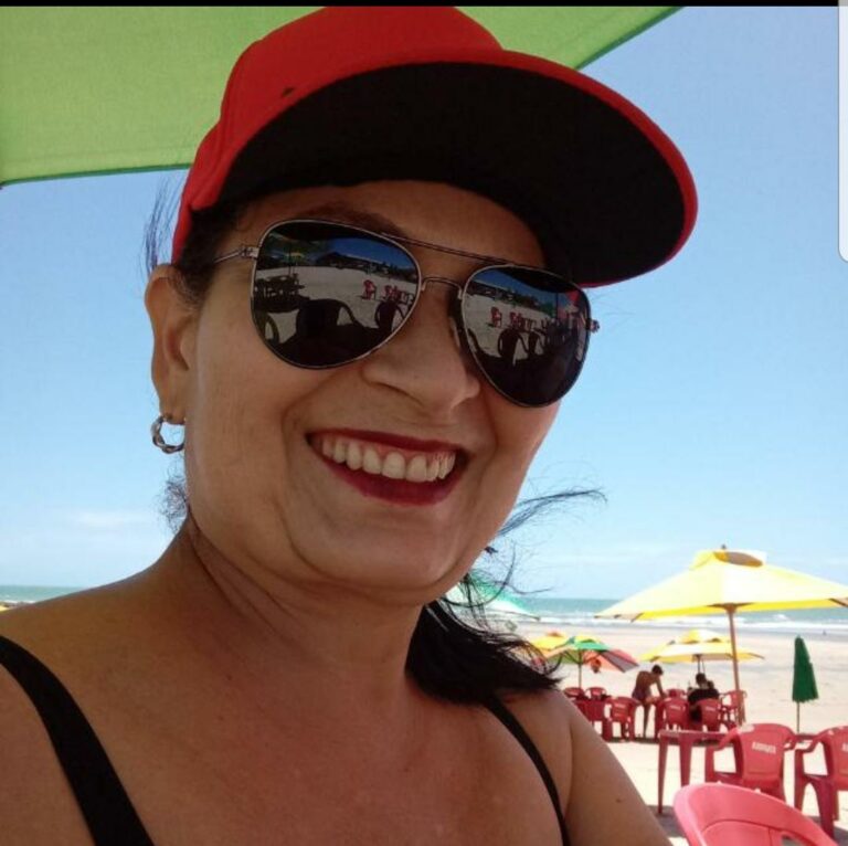 Jaqueline Neri sofre AVC e passa por cirurgia no PS; amigos estão em oração