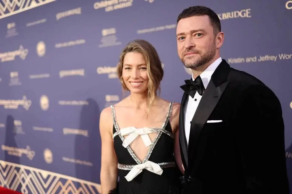 Esposa de Timberlake toma atitude após revelações de Britney Spears