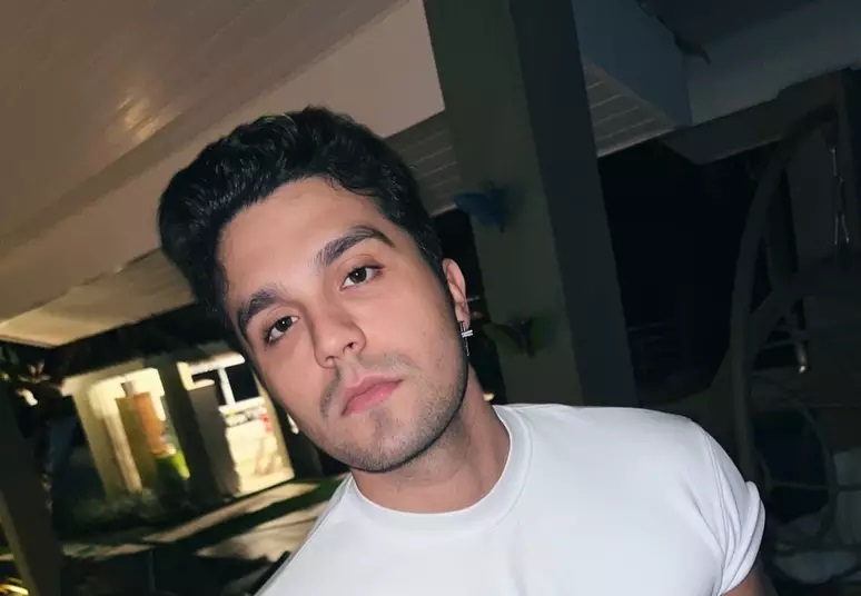Luan Santana admite envolvimento com Yasmin Brunet