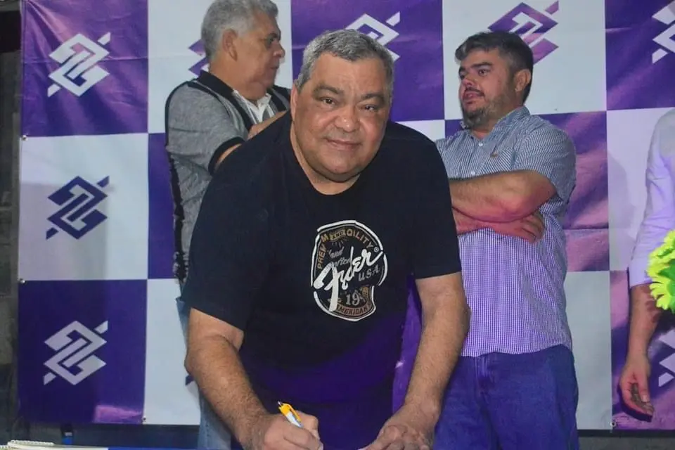 Mazinho Serafim recebe alta do hospital e volta a Sena Madureira nesta terça-feira
