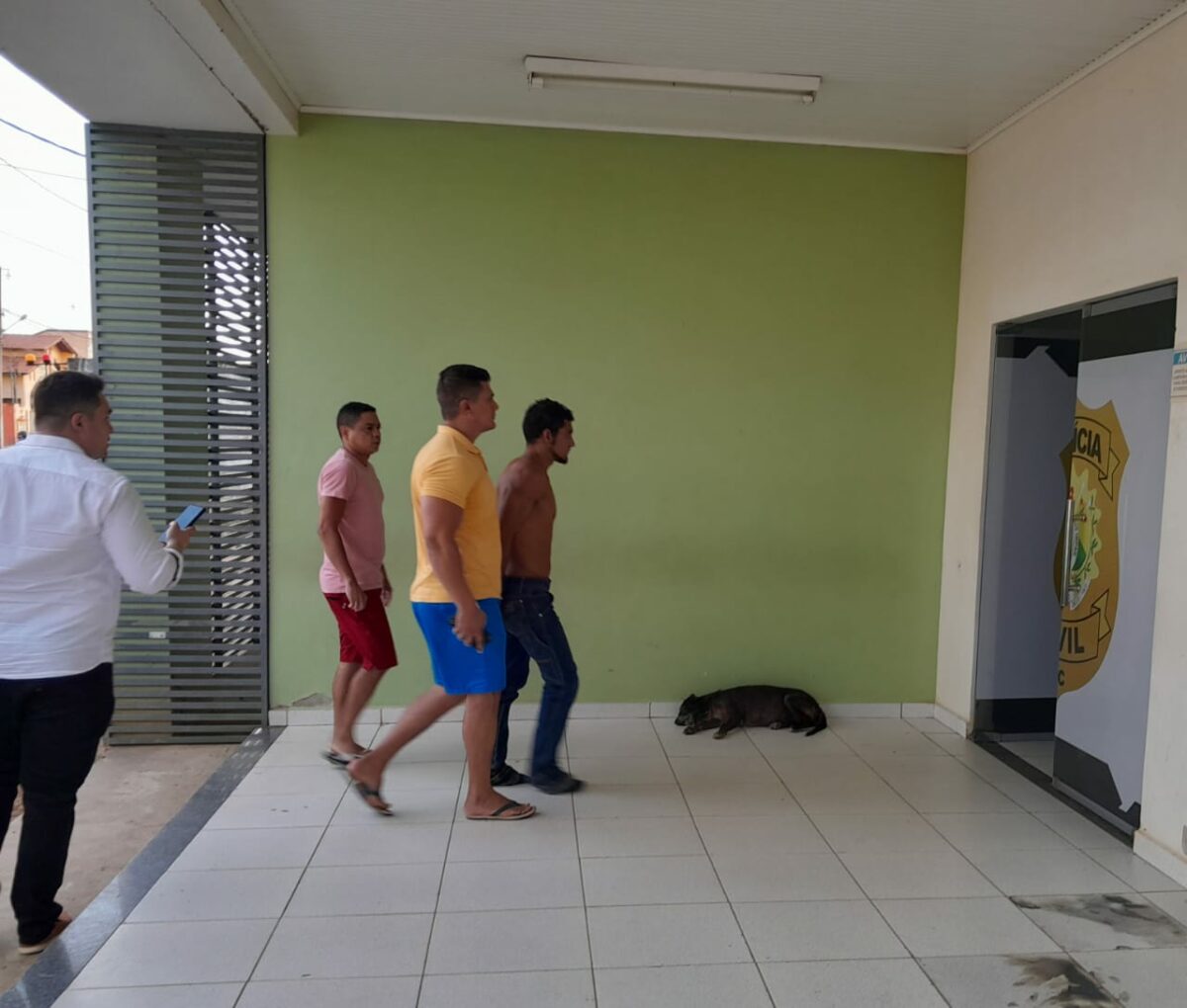 Homem assassinou marceneiro a pauladas e facadas para vingar morte da esposa Homem assassinou marceneiro a pauladas e facadas para vingar morte da esposa