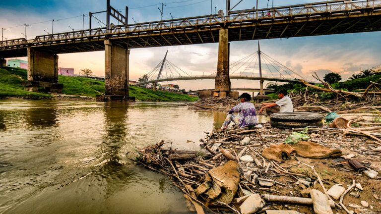 Nível do Rio Acre segue baixando na capital; veja a medição