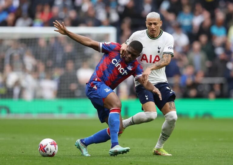 Premier League: Tottenham vence o Crystal Palace e segue na liderança