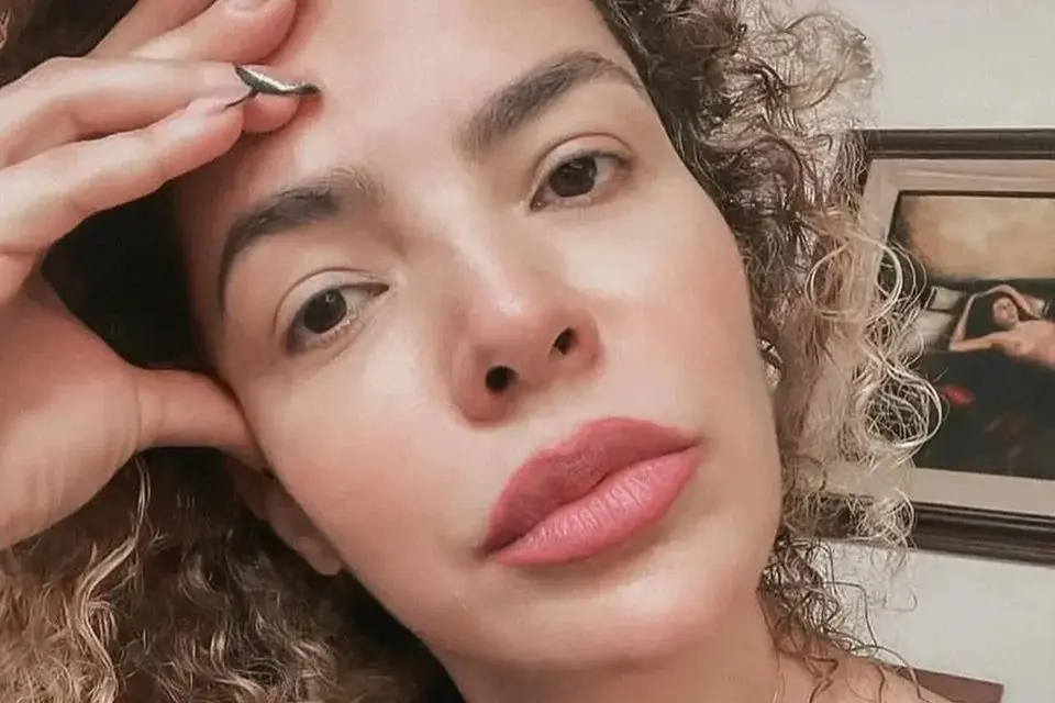 Vanessa da Mata é questionada sobre preenchimento labial e se irrita