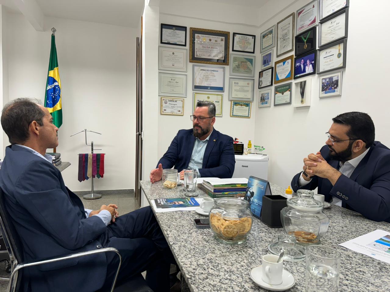 Zequinha Lima obtém apoio de parlamentares e de ministro para integração Brasil-Peru