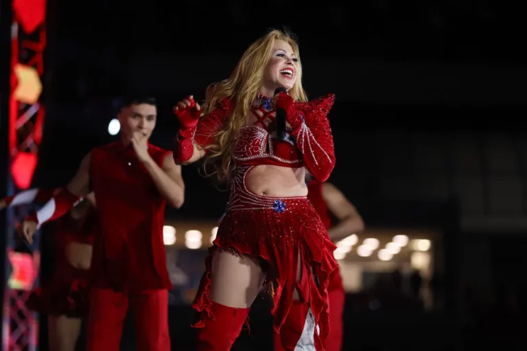 Joelma capricha nas acrobacias durante gravação de DVD e é exaltada na web: ‘Maior performer brasileira’