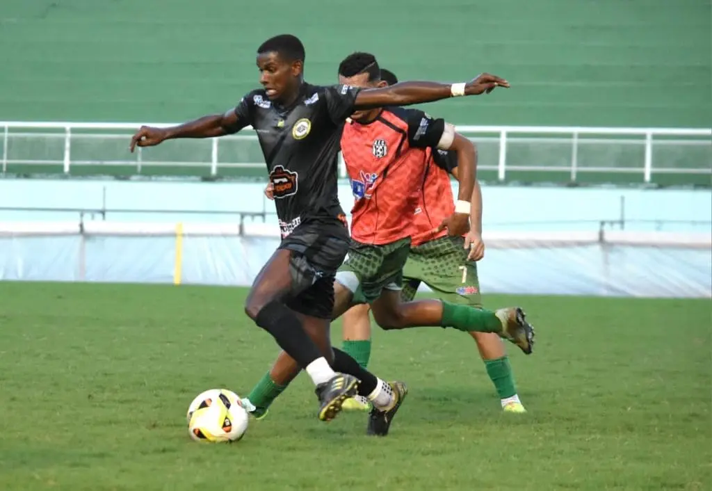 Adesg programa início dos treinamentos para 3 de janeiro