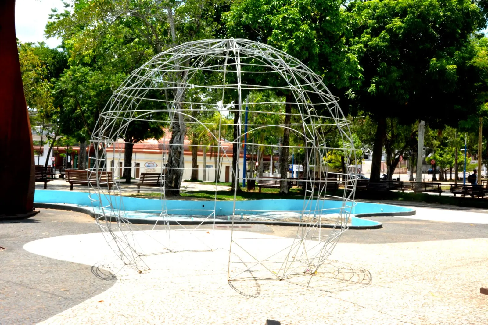 Com casa do Papai Noel climatizada, Prefeitura inicia preparativos para decoração natalina; FOTOS