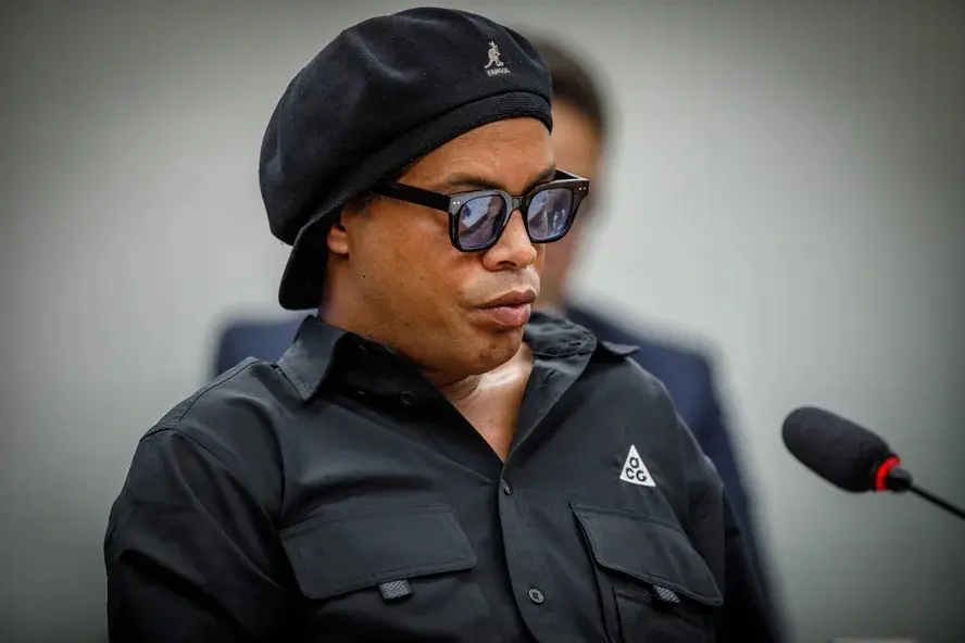 Devendo R$ 1 milhão, Ronaldinho Gaúcho terá dois imóveis avaliados para penhora