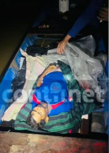 As vítimas foram levadas de canoa até a cidade de Jordão/Foto: ContilNet