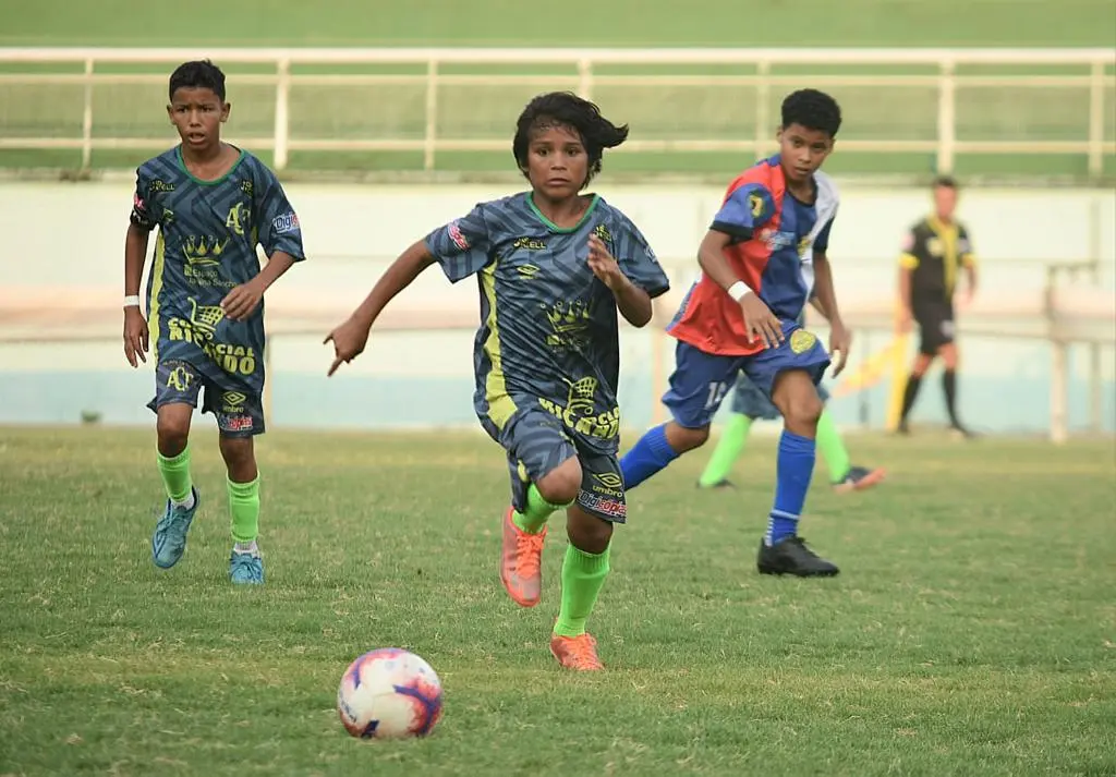 Campeonato Estadual começa com bons jogos e uma goleada no Florestão