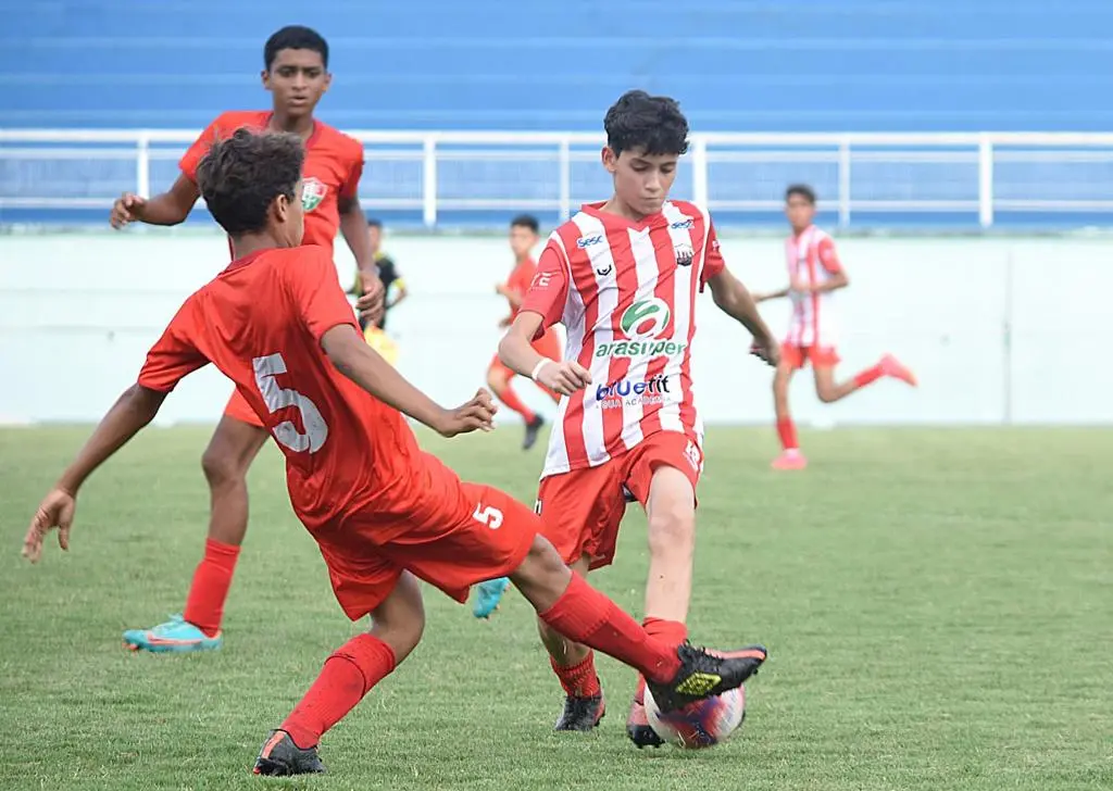 Santa Cruz goleia Independência e conquista classificação