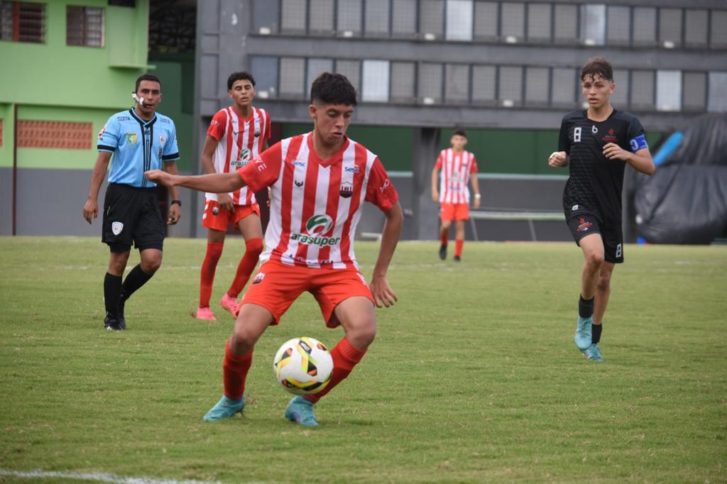 Xavier Maia/Fênix e Chapecoense vencem e conquistam classificações pelo  sub-13 - ContilNet Notícias