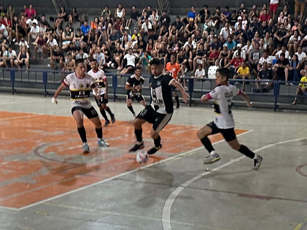Pista vence Capixaba e fica a um empate da decisão do Estadual