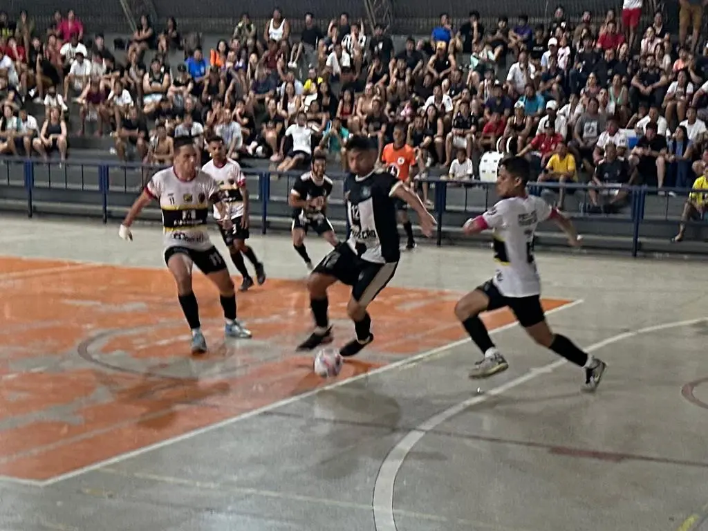 Pista vence Capixaba e fica a um empate da decisão do Estadual