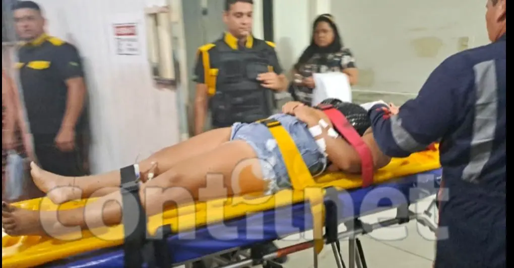 Mulher de 35 anos fica em estado grave após ser atropelada por motociclista na Via Chico Mendes