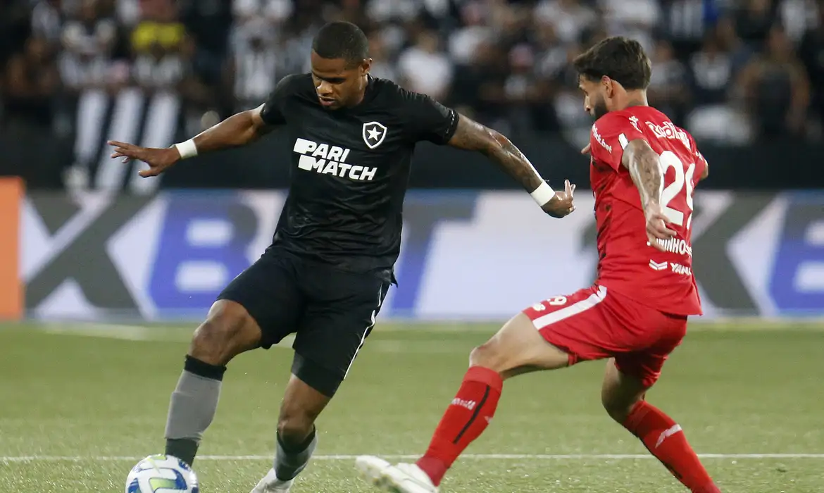 Botafogo acerta com o técnico Tiago Nunes