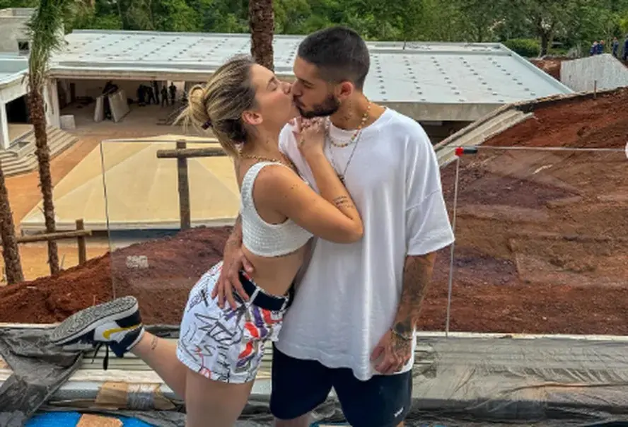 Virginia Fonseca mostra construção de banheiros e piscina de 105 metros de sua mansão com Zé Felipe: veja vídeo