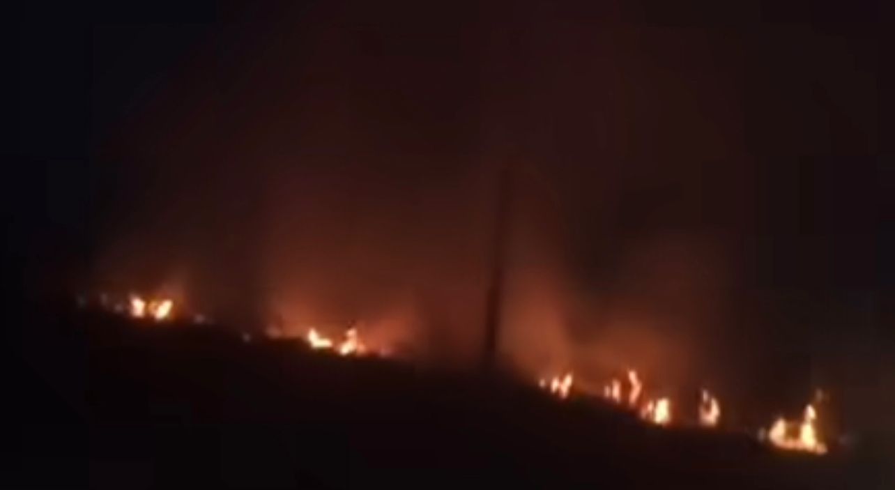 Incêndio é registrado em área de mata próxima ao Via Verde Shopping; vídeo