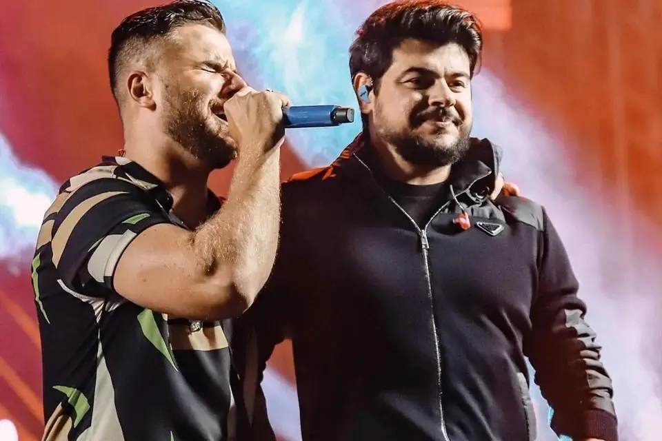 Vídeo: Zé Neto faz show sozinho e chora com ausência de Cristiano