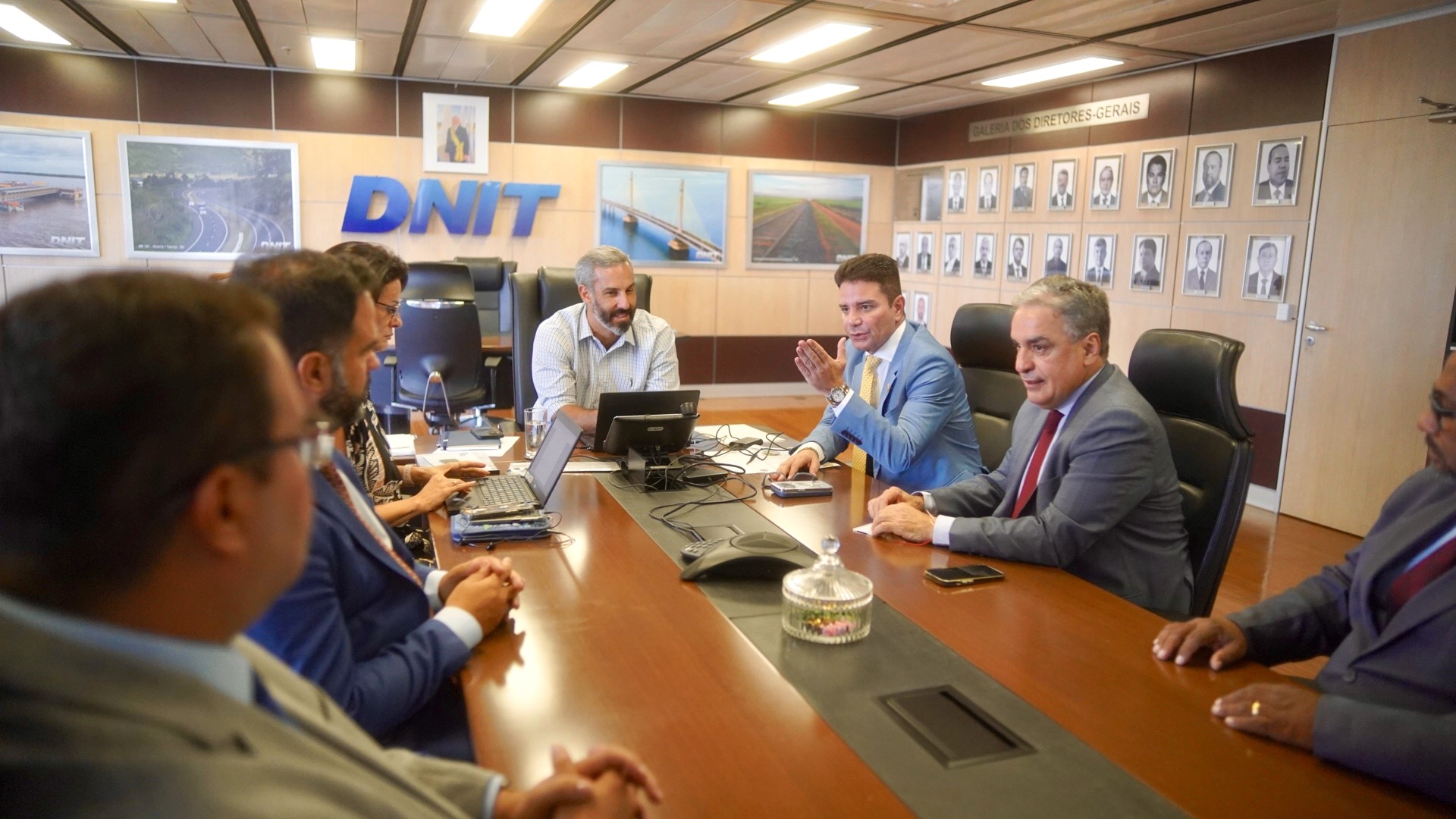 Gladson busca reinício das obras do anel viário de Brasileia e Epitaciolândia em agenda no DF