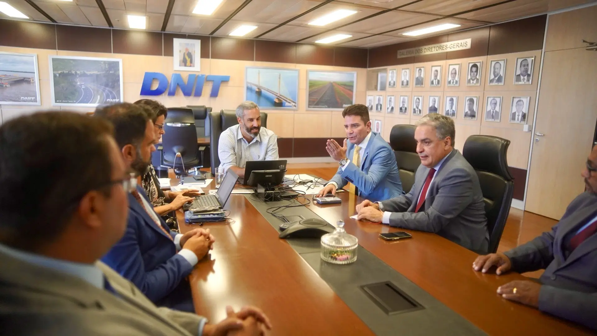 Gladson busca reinício das obras do anel viário de Brasileia e Epitaciolândia em agenda no DF
