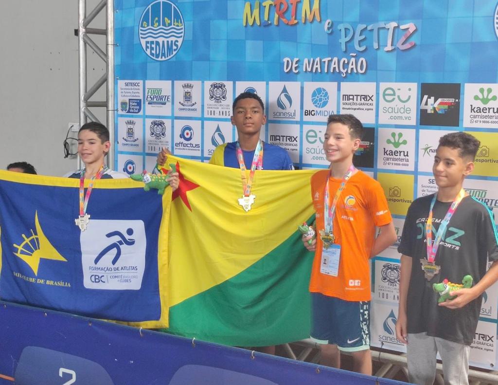 Nadador acreano conquista dois ouros no Campeonato Centro-Oeste