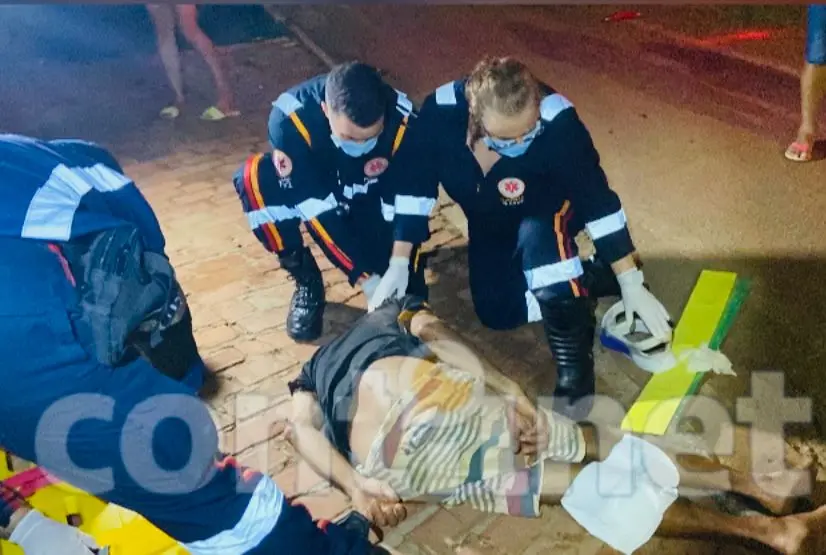 Morador de rua é atropelado por motociclista sem CNH na Avenida Antônio da Rocha Viana