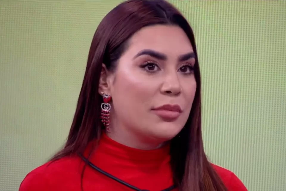 Exclusivo: Naiara Azevedo presta queixa em delegacia contra o ex