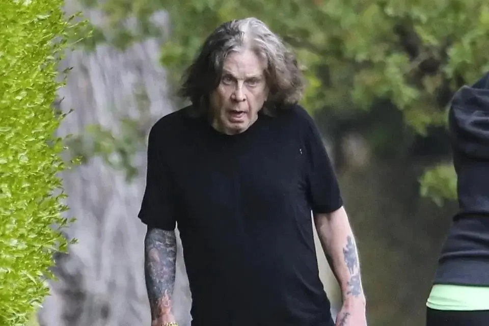Após tumor, Ozzy Osbourne diz ter “no máximo 10 anos de vida”