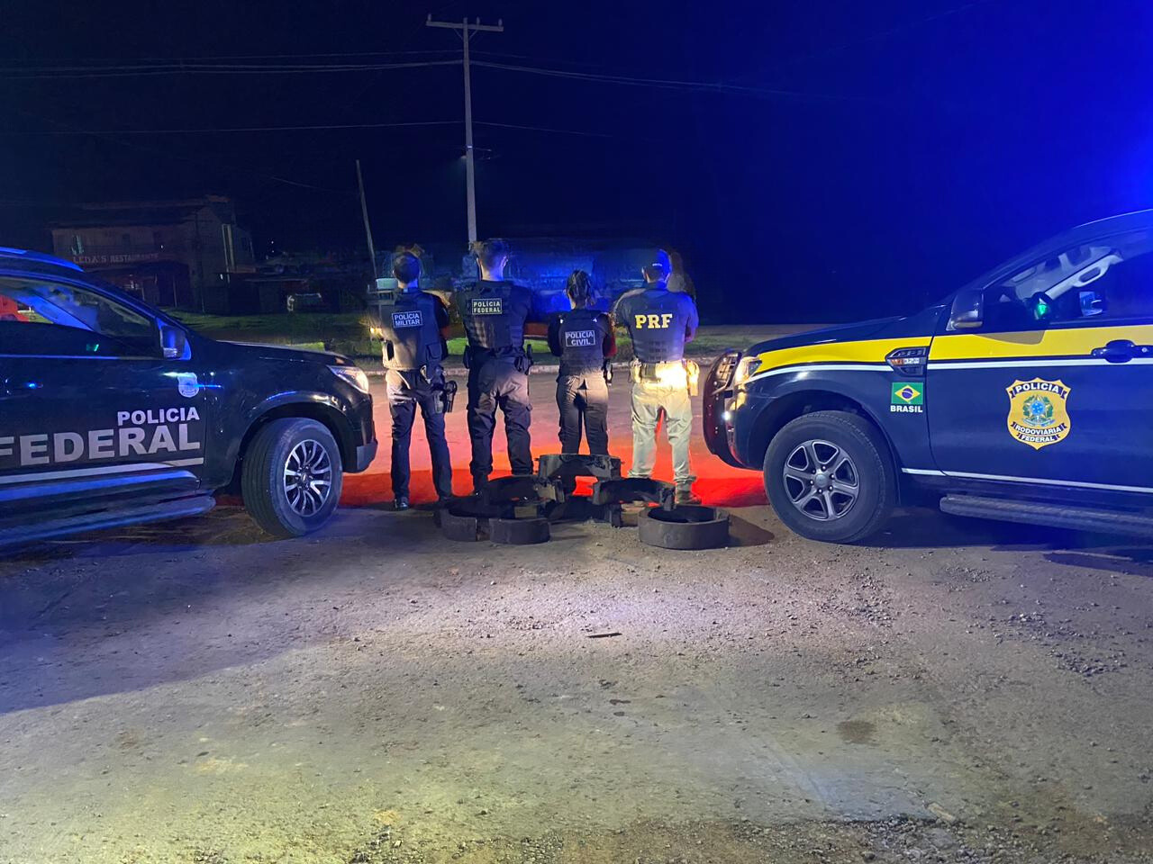 Polícia apreende mais de 40 kg de cocaína escondidos em caminhonete na BR-364