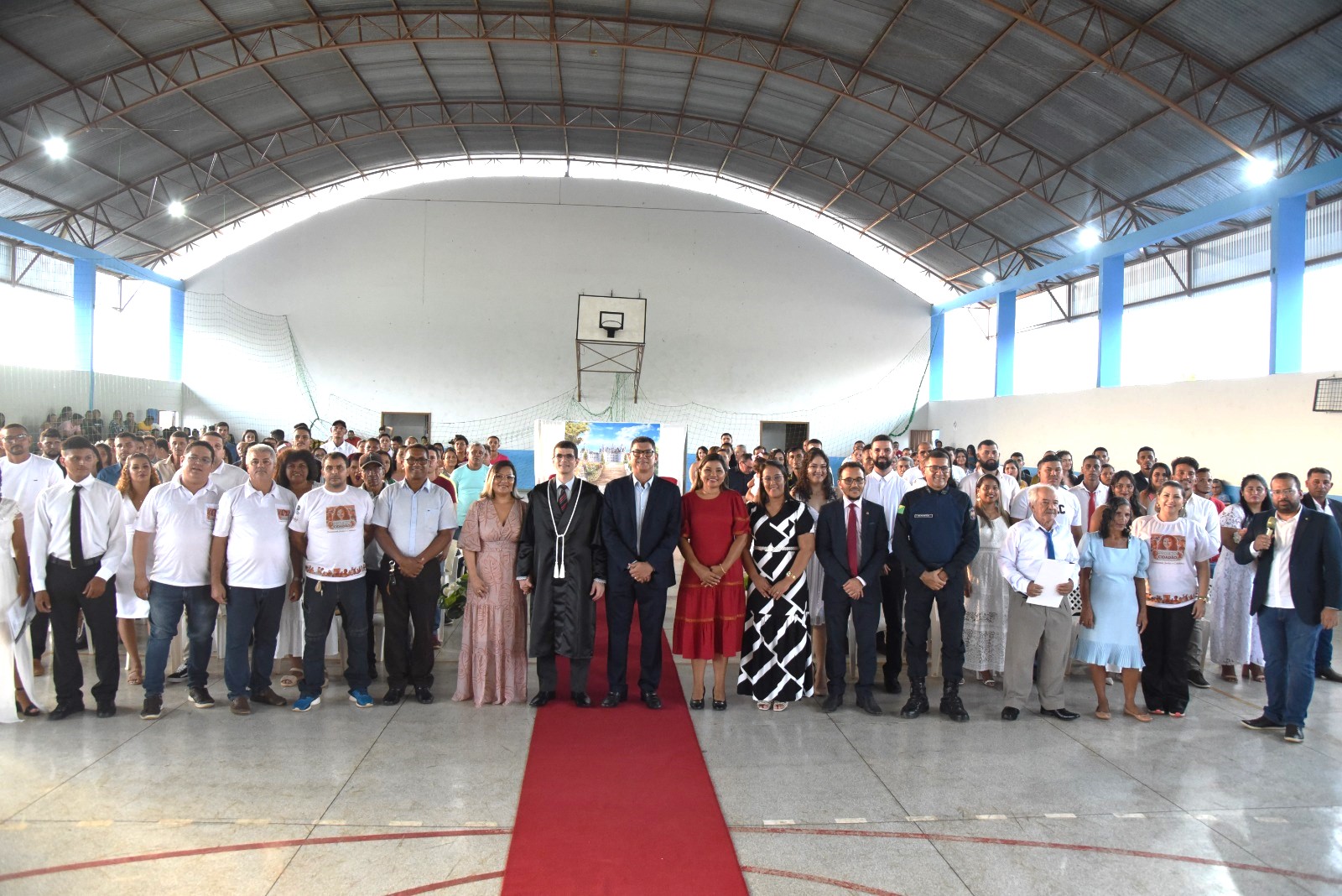 Mais de 70 casais oficializam união em casamento coletivo no interior do Acre