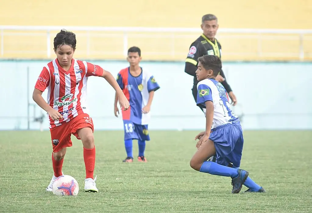 Santa Cruz, Rei Artur, CT Furacão e Flamengo estão nas semifinais do Estadual