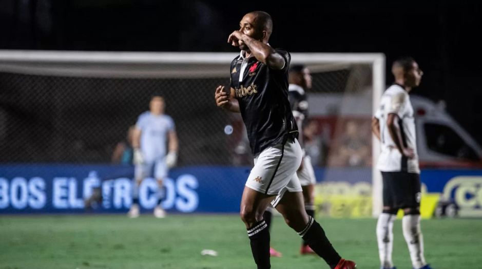 Vasco vence, sai da zona, e Botafogo se complica no Brasileirão