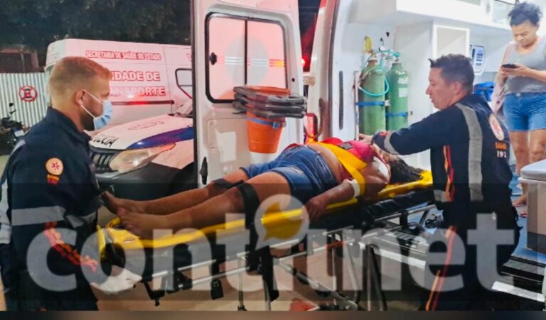 Mulher sofre cortes profundos e traumatismo craniano ao colidir moto contra canteiro na AC-10