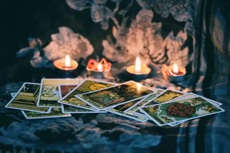 Veja as previsões do tarot para os 12 signos em dezembro