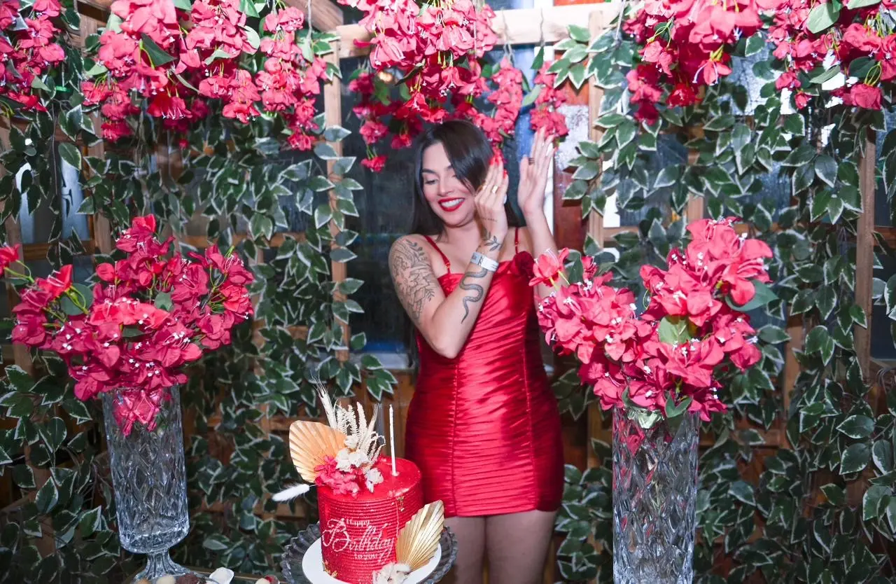Na festa de aniversário, Ludmilla desabafa sobre maternidade e a filha Antonela