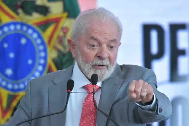 Em posse de Gonet, Lula critica denúncias na imprensa e pede que MP jogue “jogo da verdade”