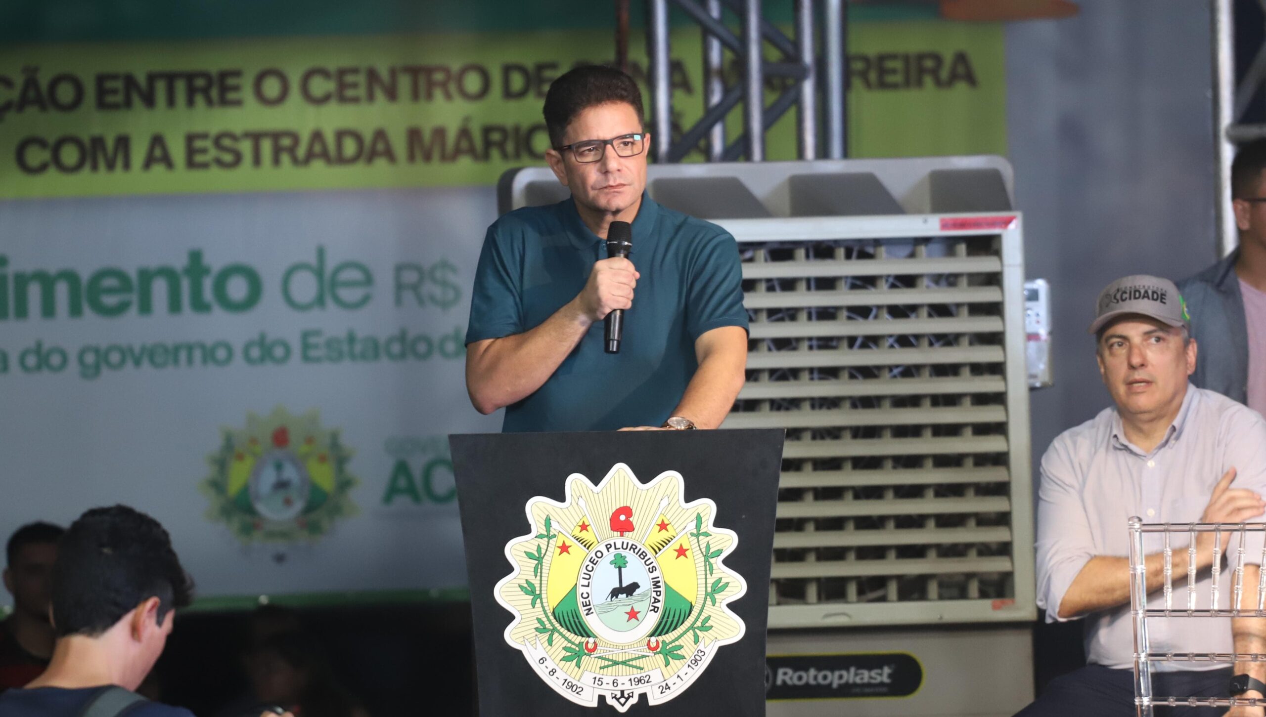 Emocionado, Gladson diz que justiça permitiu que ele passe o Natal com os pais e os irmãos