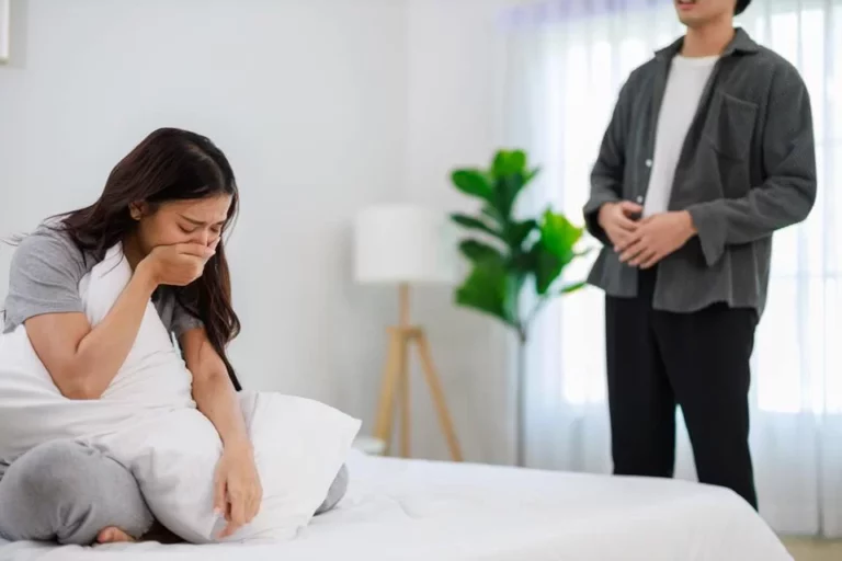 Expor uma traição na internet pode ser um crime; entenda