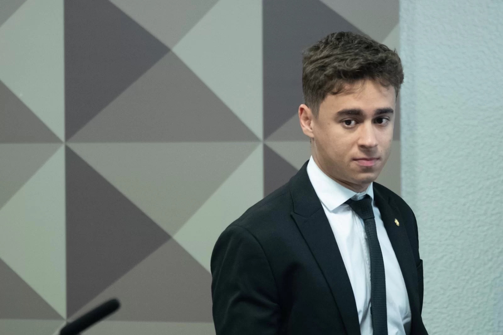 Roger do Ultraje critica Nikolas por post sobre cantor gospel morto