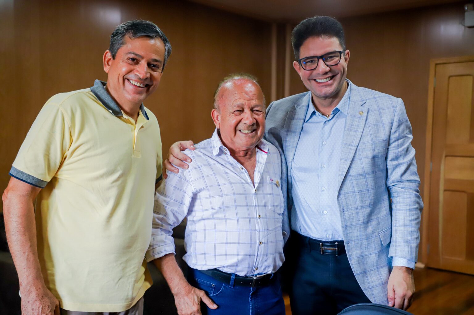 Gladson visita presidente da Federação de Futebol do Acre e acompanha preparativos do Réveillon da Família, em Rio Branco