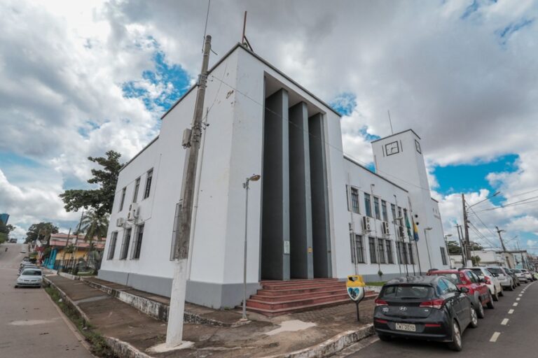 Prefeitura informa serviços essenciais que funcionarão no feriado de Natal Prefeitura informa serviços essenciais que funcionarão no feriado de Natal