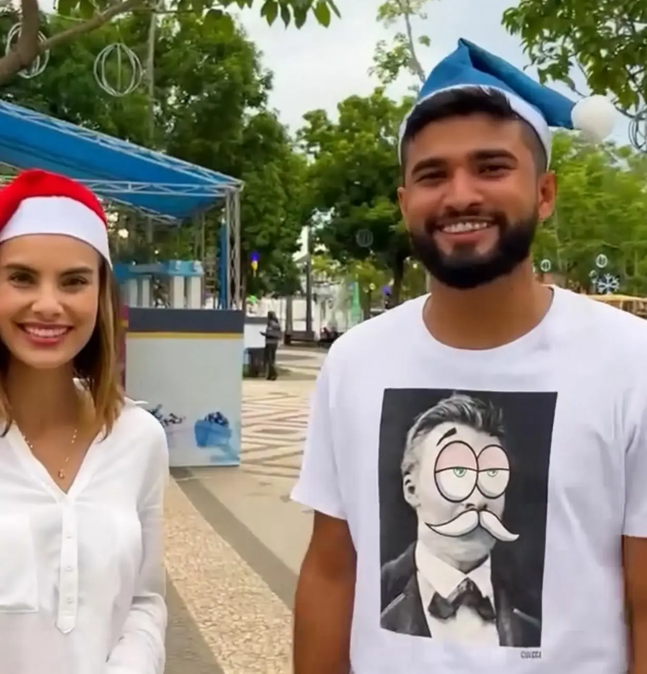 Vermelho ou Azul? Prefeitura brinca com polêmica e lança campanha sobre a cor do Papel Noel