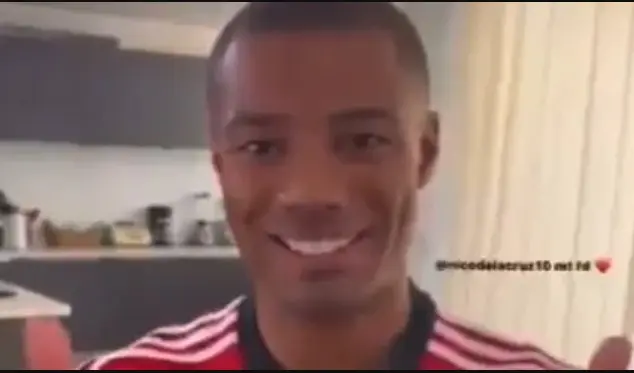 Flamengo anuncia contratação de De La Cruz como presente de Natal