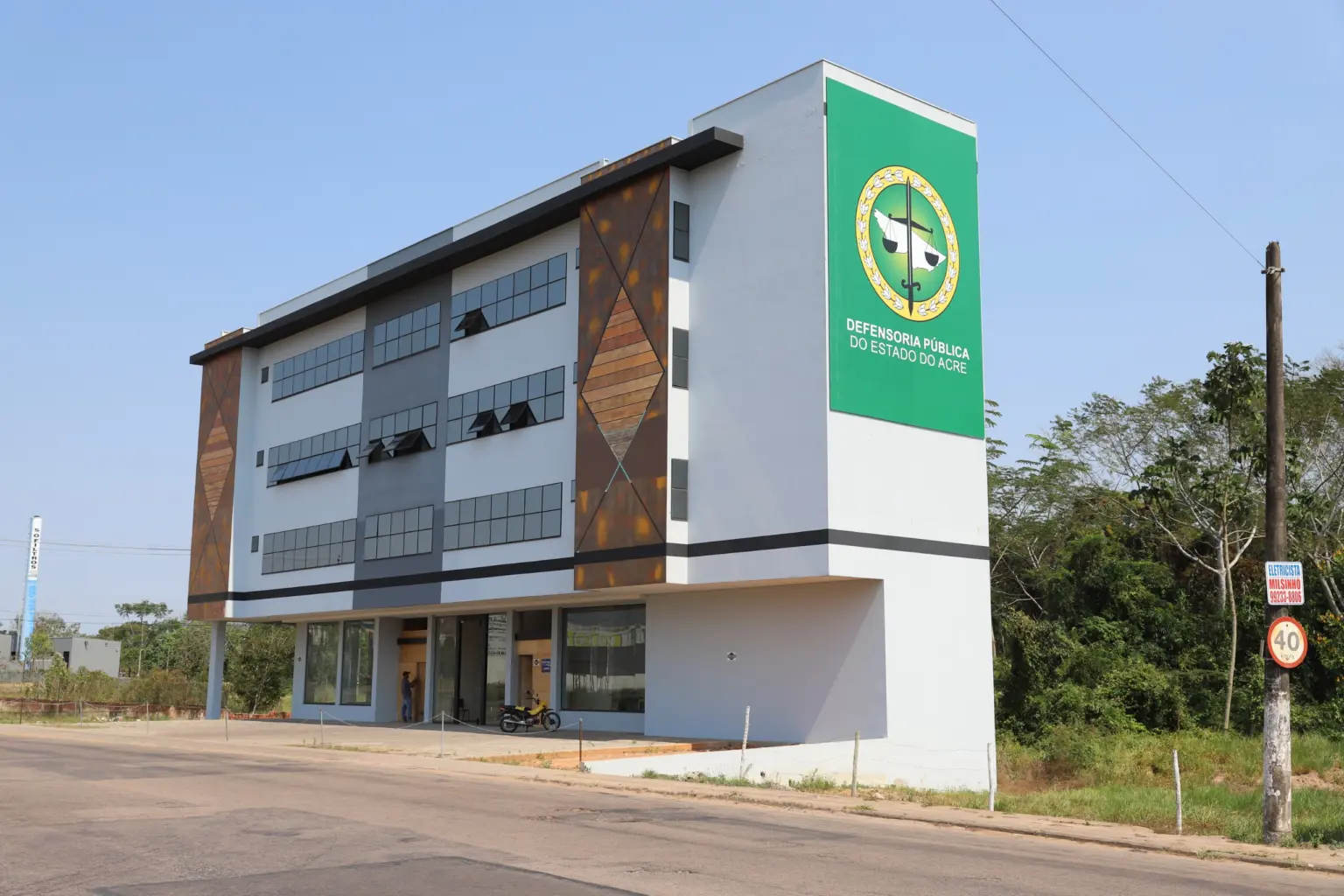 Concurso DPE AC Defensor com inicial de R$ 23 mil; veja data das provas